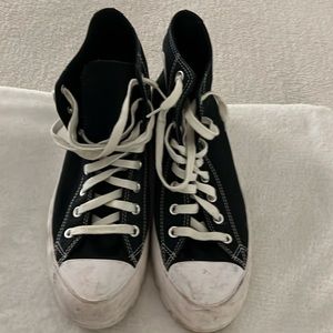 Converse women lugged sneaker 10.5